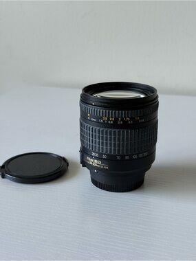 Nikon Black 28-200mm ED Zoom Lens with Lens Cap